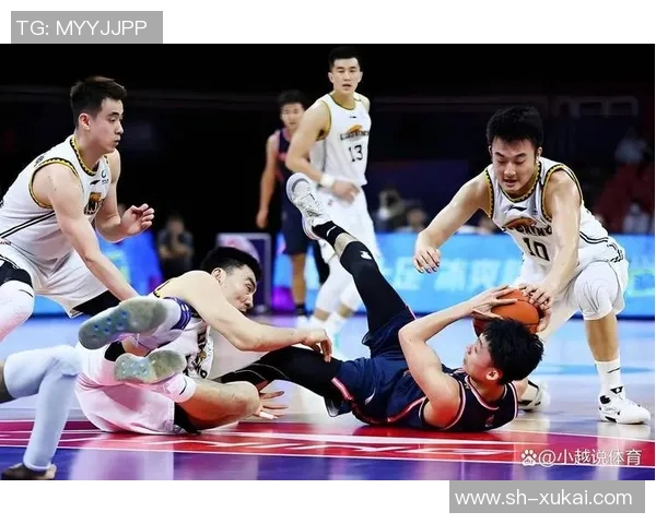 广州篮球队加速转型探索新战术引发热议与关注