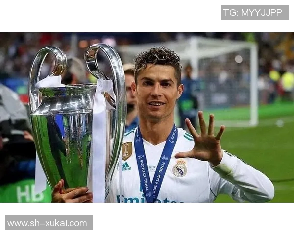 欧冠赛场惊现奇葩时刻球迷冲入抢夺C罗球衣引发热议