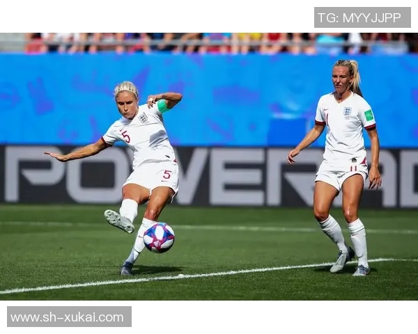 英格兰女足迎战法国队欧杯对决引发热烈期待与关注